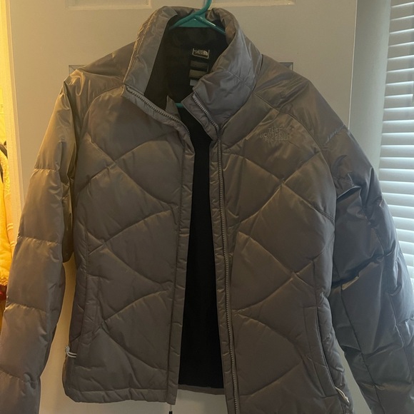 North Face Puffer Jackets - Picture 3 of 6